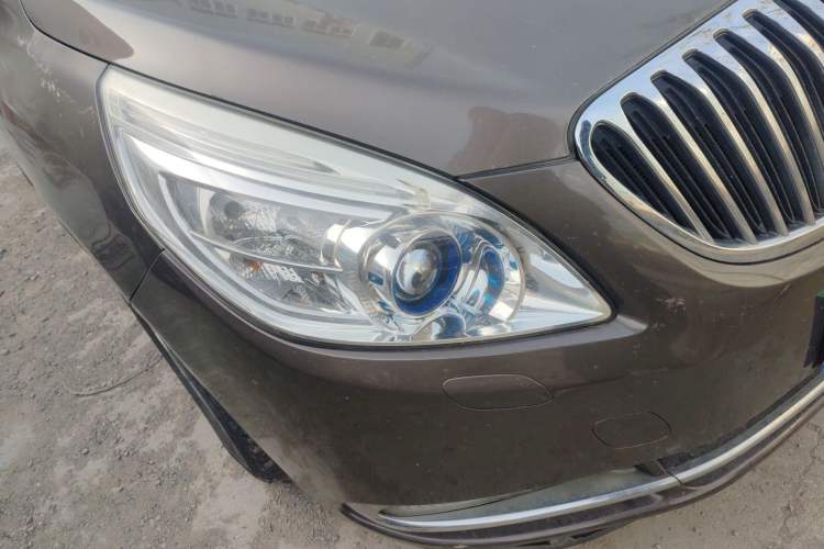 Used Buick GL8 2011 3.0L XT Luxury Business Flagship Edition Right Front Headlight