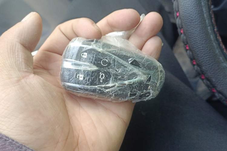 Used CHANGAN OSHAN X7 2020 1.5T Automatic Luxury Version Vehicle Key