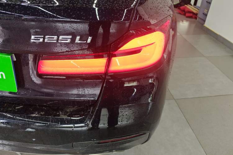 Used BMW 5 Series 2022 Second Facelift 525Li M Sport Package
