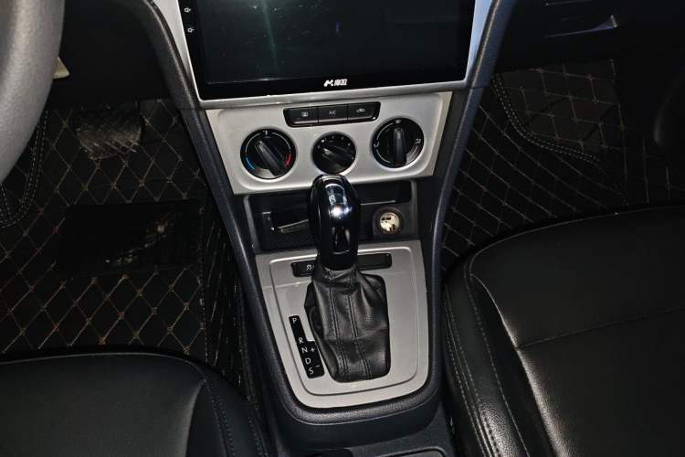 Used Volkswagen Lavida 2017 1.6L Automatic Comfort Edition
