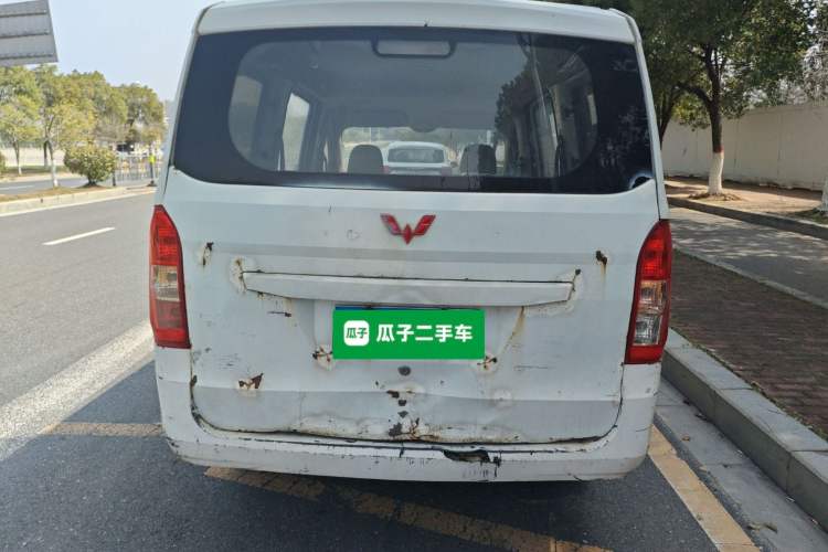 Used Wuling Rongguang V 2015 1.5L Standard Version Rear