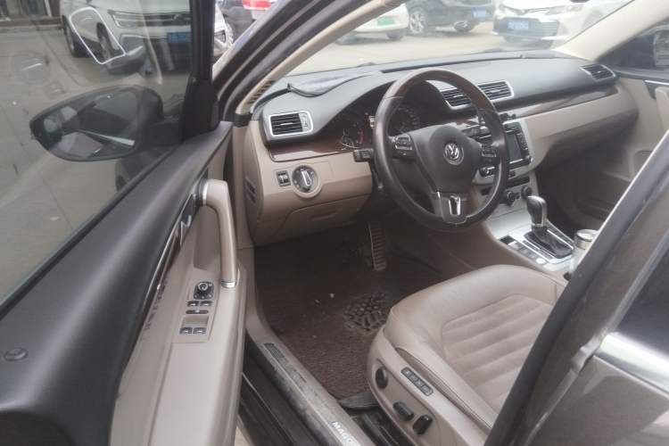 Used Volkswagen Magotan 2015 Revised Version 2.0 TSI Prestige Edition Driver Seat