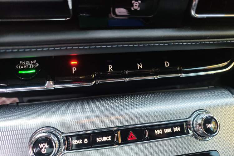 Used Lincoln Aviator 2022 3.0T V6 Four-Wheel Drive Centennial Limited Edition Gear Lever