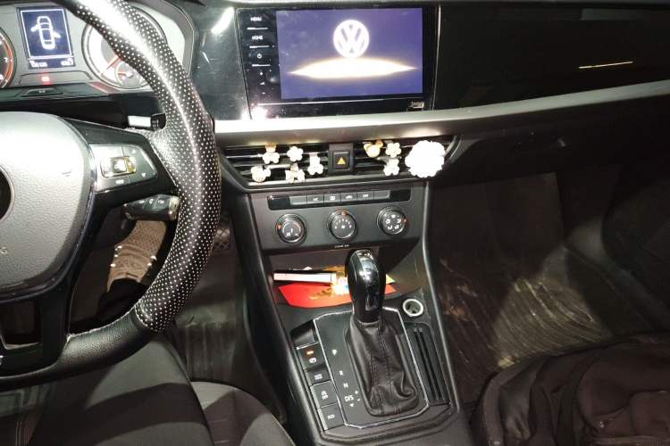 Used Volkswagen Lavida 2021 280TSI DSG Comfort Edition Audio And AC Panel