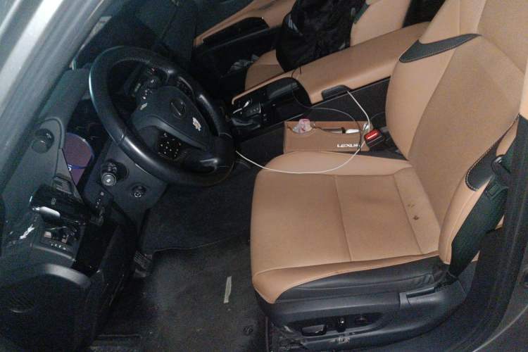 Used Lexus ES 2021 300h Excellence Edition
