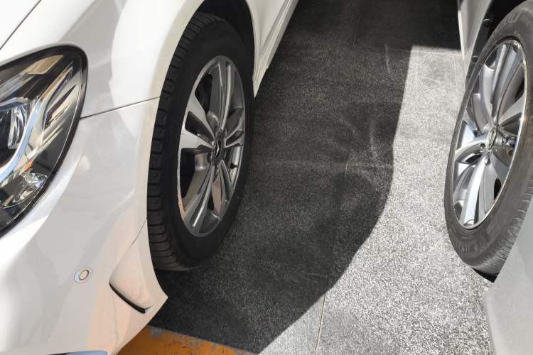 Used Mercedes-Benz C-Class 2019 C 180 L Fashion Edition Sport Version Left Front Wheel Hub