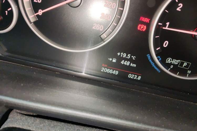 Used BMW 5 Series 2017 520Li Elegant Edition Odometer Close Up