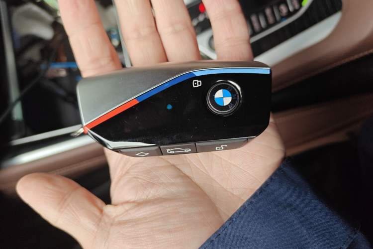 Used BMW X6 2023 xDrive30i M Sport Package Vehicle Key