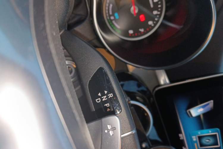 Used Mercedes-Benz C-Class 2019 C 260 Sport Edition Gear Lever