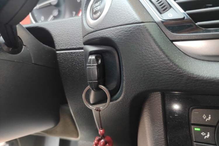 Used BMW X1 2015 sDrive18i Leading Edition