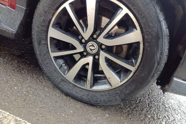 Used Dongfeng Fengon 580 2016 1.5T Manual Luxury Edition
