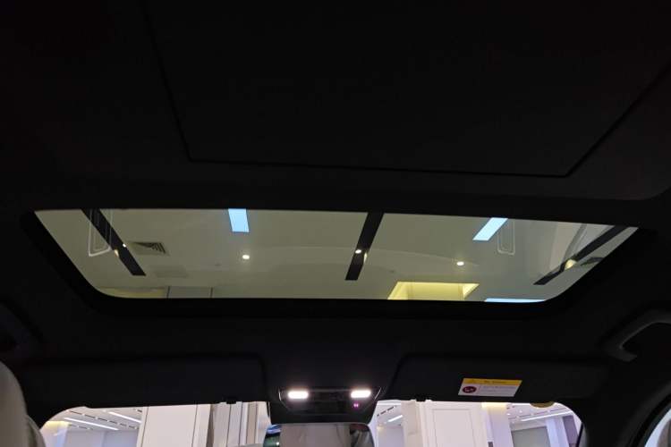 Used Li Auto L8 2025 Ultra Smart Refreshed Edition
