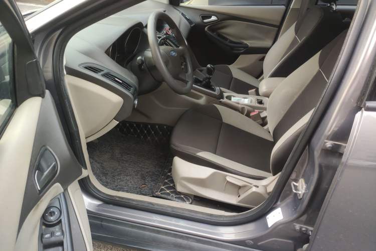 Used Ford Focus 2012 Sedan 1.6L Manual Comfort Model