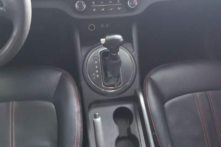 Used Kia Sportage R 2016 2.0L Automatic Two-Wheel Drive GL Gear Lever