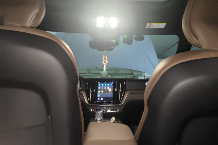 Used Volvo S60 2023 B4 Zhiyuan Luxury Edition