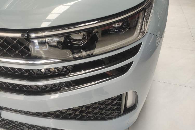 Used Volkswagen Tavendor 2023 380TSI Four-Wheel Drive R-Line Cruise Edition
