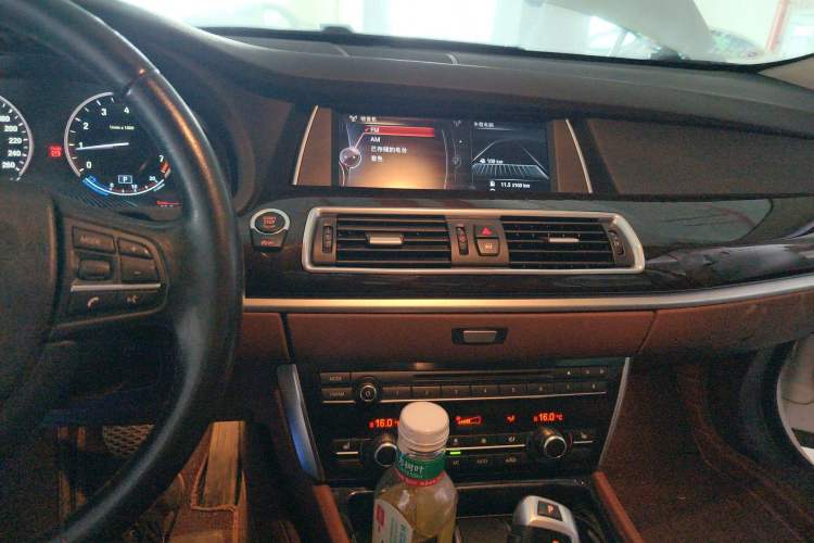 Used BMW 5 Series GT 2015 528i Leading Model Audio And AC Panel