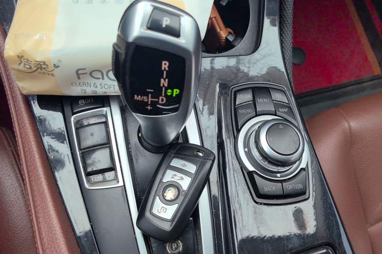 Used BMW 5 Series 2014 520Li Elegant Model
