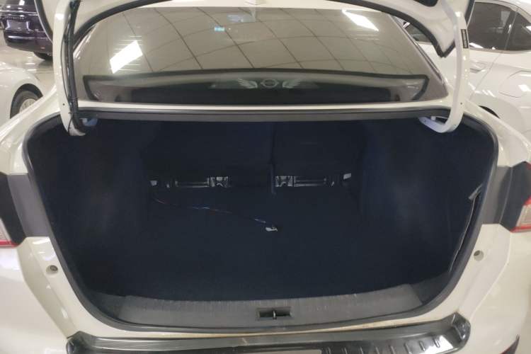 Used Nissan Lannia 2020 1.6L CVT Cool Edition Trunk