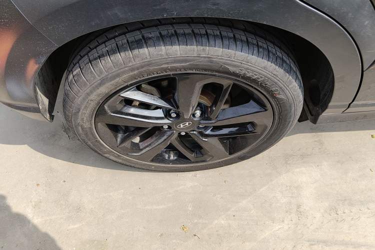 Used Hyundai ENCINO 2018 1.6T Dual-Clutch ZhiPao Edition China V Standard Right Rear Wheel Hub