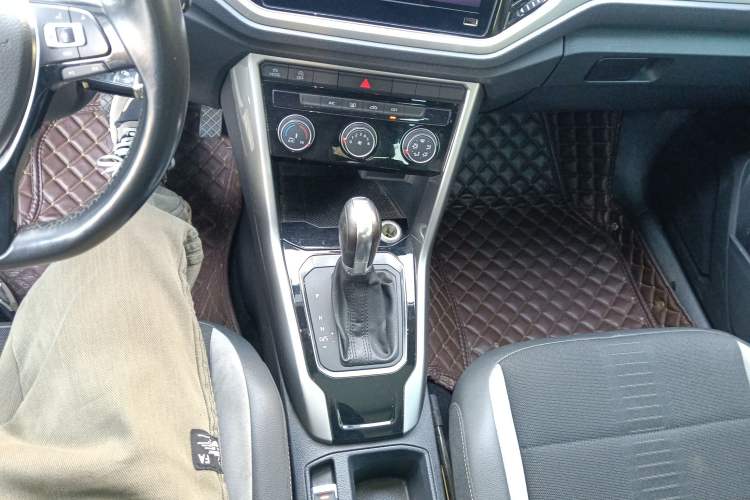 Used Volkswagen T-ROC 2021 280TSI DSG Two-Wheel Drive Elite Connect Edition