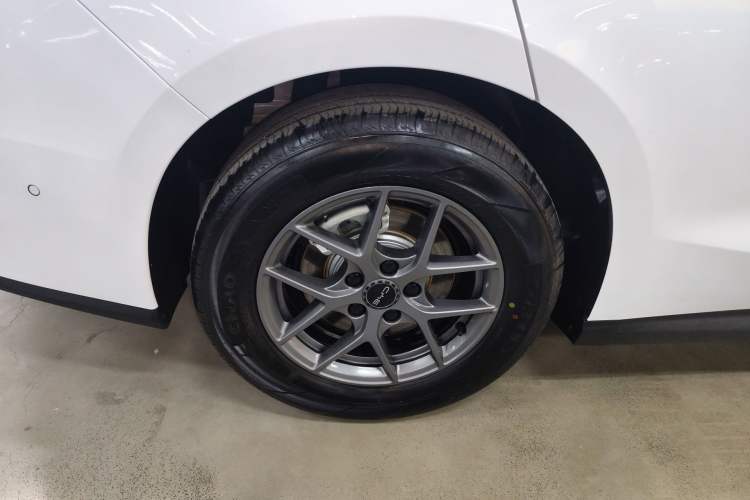 Used BYD Seal 06 New Energy 2025 DM-i Smart Drive 80KM Luxury Model Right Rear Wheel Hub