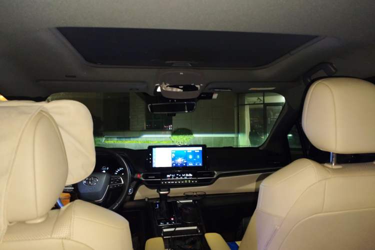 Used Toyota Granvia 2023 2.5L Hybrid Prestige VIP Edition Headliner