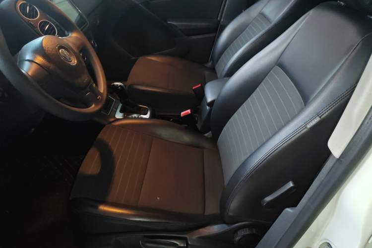 Used Volkswagen Tiguan 2015 1.8TSI Automatic Two-Wheel Drive Trend Edition Left Front Seat