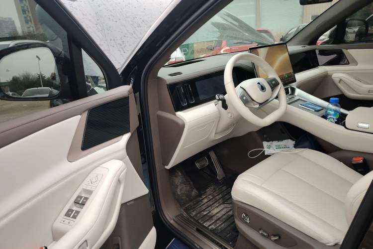 Used Denza N8 2023 Four-Wheel Drive Ultra-Hybrid Flagship Six-Seater Version