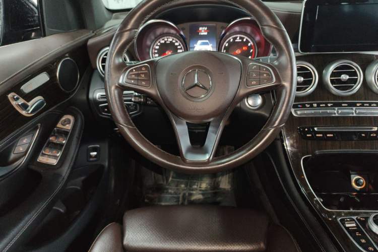 Used Mercedes-Benz GLC 2018 GLC 260 4MATIC Dynamic Edition
