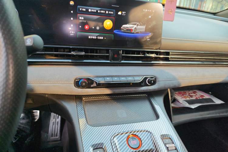 Used GAC Trumpchi EMPOW 2023 400T Automatic R MAX Audio And AC Panel