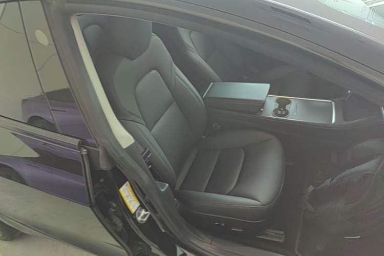 Used Tesla Model 3 2021 Revised Performance Version with All-Wheel Drive 3D1 Right Front Seat