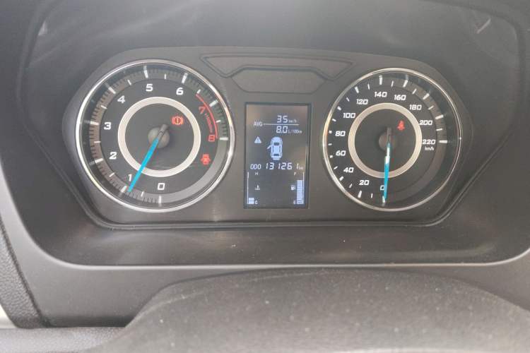 Used Soueast V5 Lingzhi 2015 Plus 1.5L Manual Smart Edition Odometer Close Up