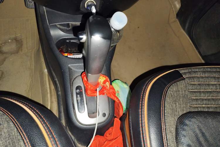 Used Nissan Livina 2010 JINRUI Edition 1.6L Automatic Standard Model Gear Lever