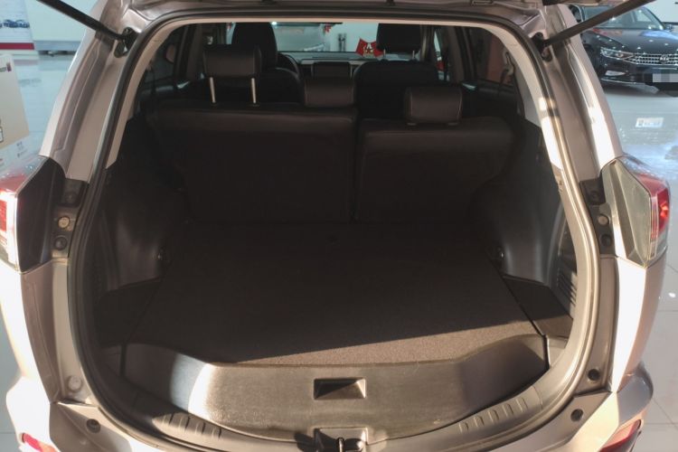 Used Toyota RAV4 2019 2.0L CVT Two-Wheel Drive Comfort Edition China VI Standard