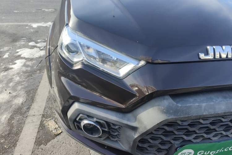 Used JMC Yuhu 7 2020 2.0T Diesel Manual 4x4 Comfort Edition Long Wheelbase China VI Emission Standard JX4D20A6L Right Front Headlight