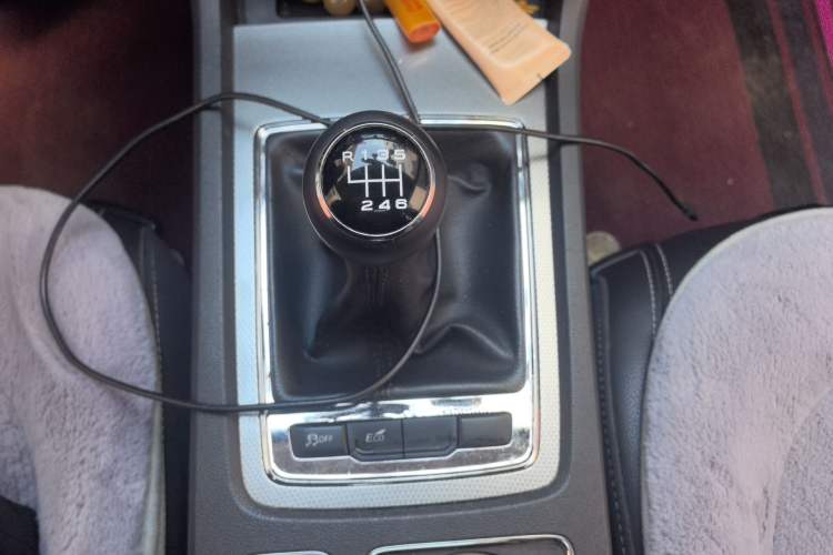 Used Roewe i6 2017 20T Manual Luxury Edition Gear Lever