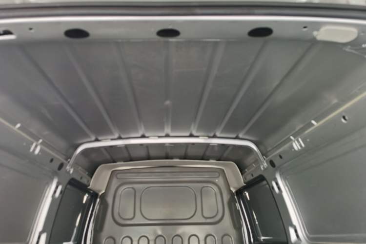 Used Jinbei Hiace X30 2023 1.5L Super-Enjoyment Van 2/5 Seats Non-Air-Conditioned Version SWC15M