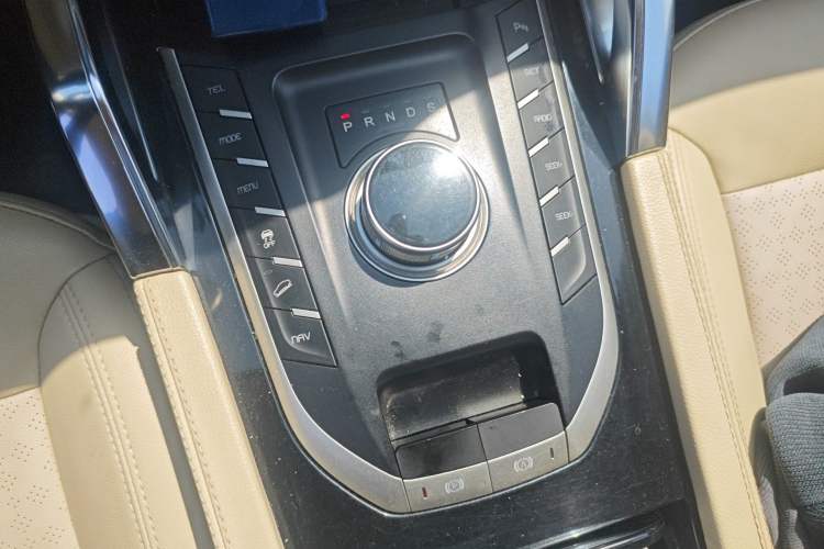 Used Zotye T700 2017 1.8T Dual-Clutch Luxury Model