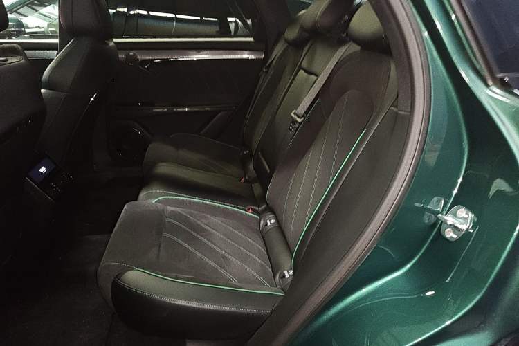 Used VOYAH FREE 2025 318 318 km Rear-Drive Touring Edition