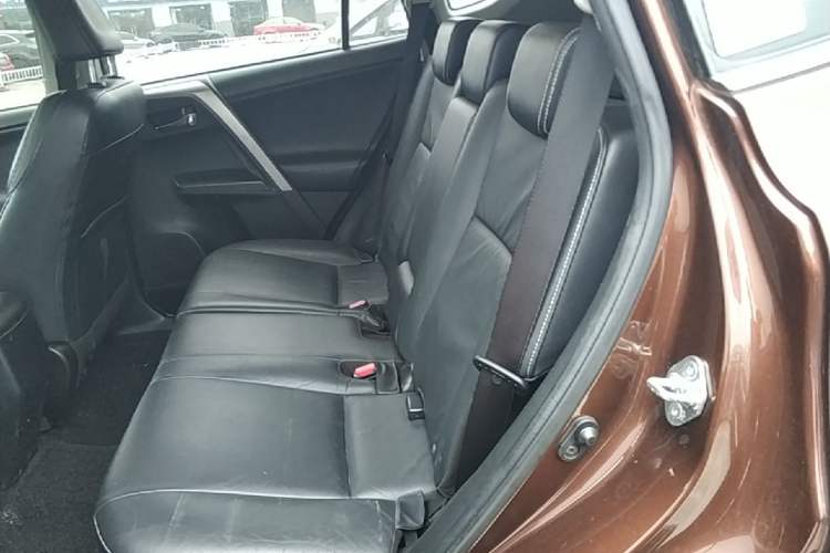 Used Toyota RAV4 2016 2.0L CVT Two-Wheel Drive Smart Edition China V Standard
