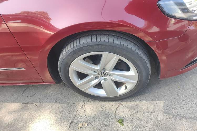 Used Volkswagen FAW-Volkswagen CC 2013 1.8TSI Prestige Model Right Front Wheel Hub