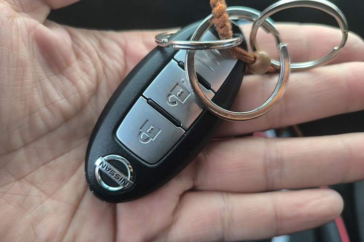 Used Nissan X-Trail 2017 2.0L CVT Comfort Edition 2WD Vehicle Key