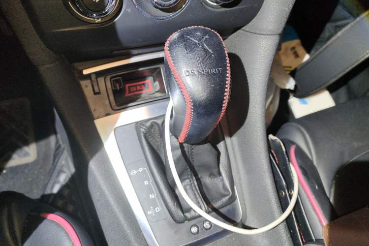 Used DS 5LS 2016 1.6T Style Edition THP160 Gear Lever