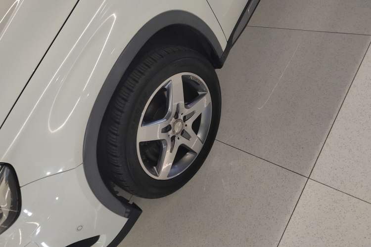 Used Mercedes-Benz GLA 2015 GLA 260 4MATIC Left Front Wheel Hub