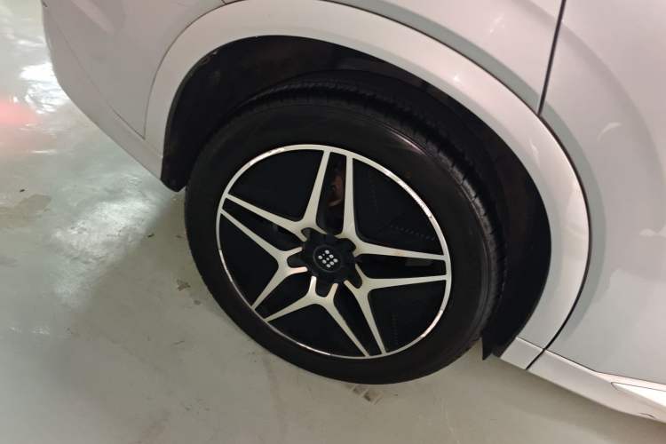 Used Landian E5 2023 1.5L DE-i 110 km Flagship Model 5 Seats
