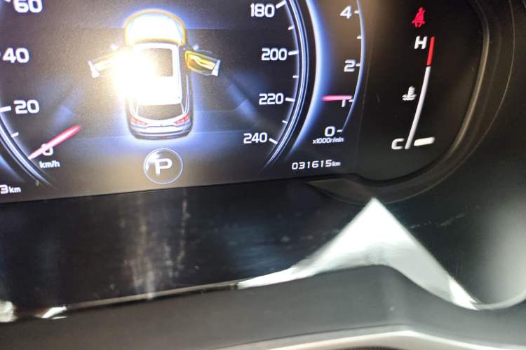 Used Geely Auto Emgrand X7 Sport 2018 1.8TD Automatic Two-Wheel Drive Smart Connect 4G Internet Edition
