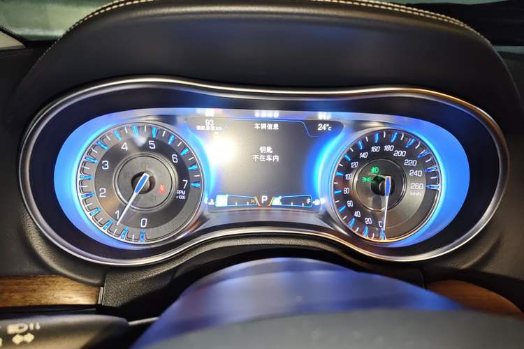 Used Chrysler 300C 2016 3.0L Supreme Edition Instrument Cluster