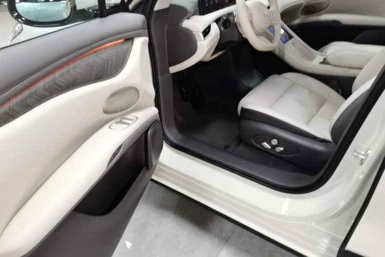 Used IM LS6 2025 Lingxi Intelligent Driving Edition Driver Seat