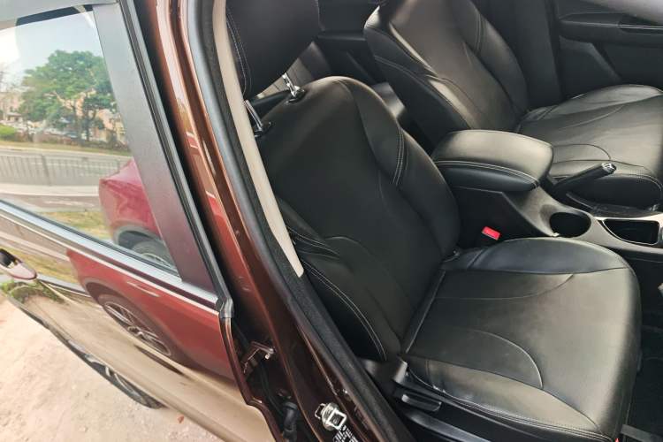 Used Baojun 730 2019 1.5L Manual Fashion Model 7-seater China VI
